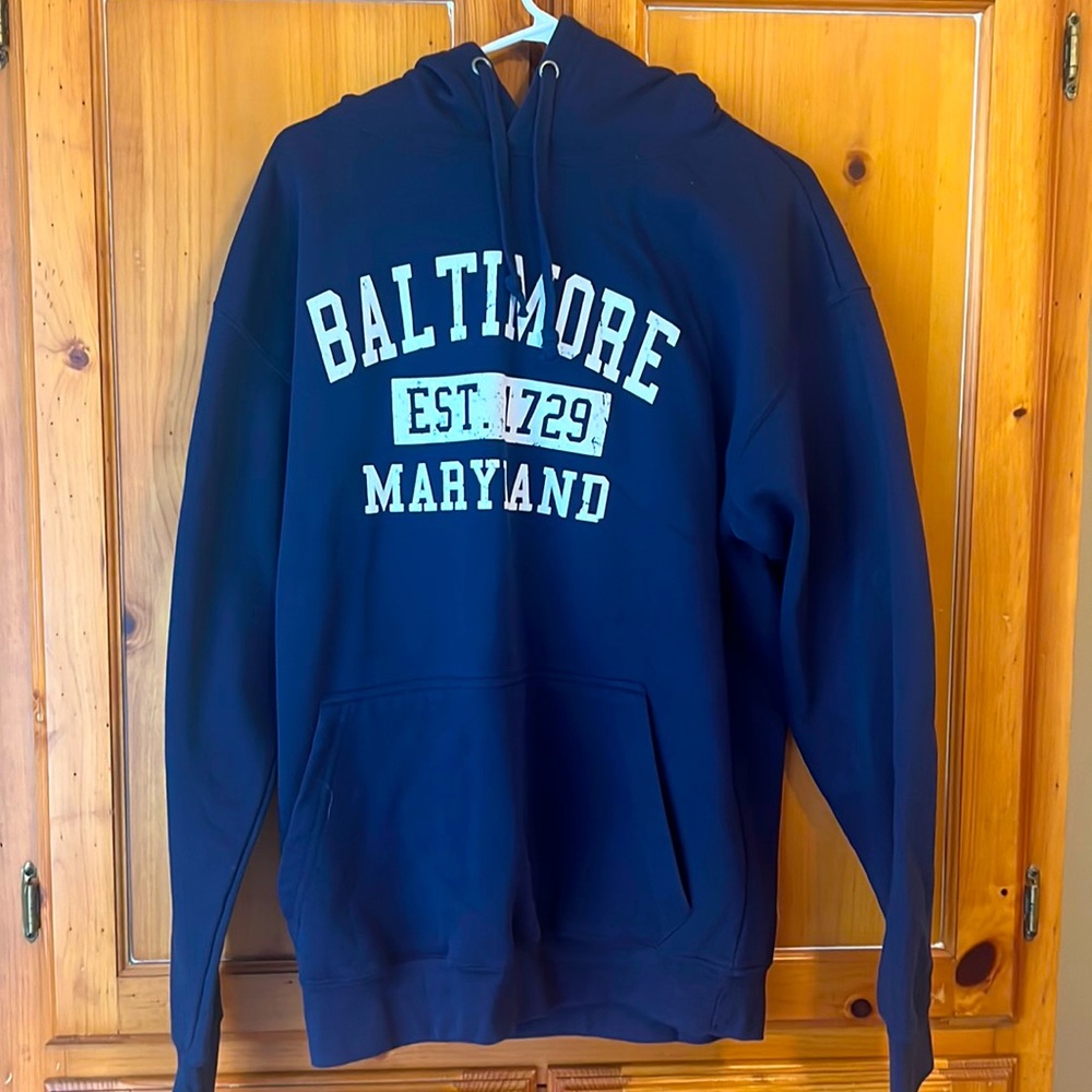 Navy Baltimore Maryland sweatshirt - size large